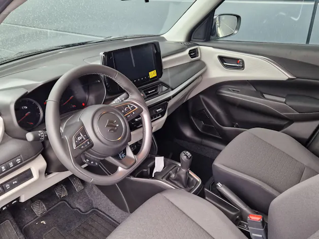 Suzuki Swift 1.2 Sakura Top Hybrid 4x4