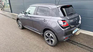 Suzuki Swift 1.2 Sakura Top Hybrid 4x4