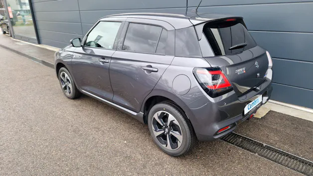 Suzuki Swift 1.2 Sakura Top Hybrid 4x4