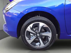 Suzuki Swift 1.2 Sakura Top Hybrid 4x4