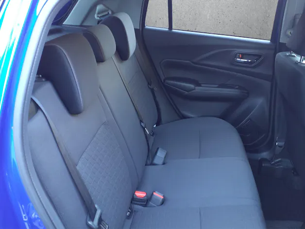 Suzuki Swift 1.2 Sakura Top Hybrid 4x4