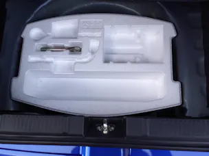 Suzuki Swift 1.2 Sakura Top Hybrid 4x4
