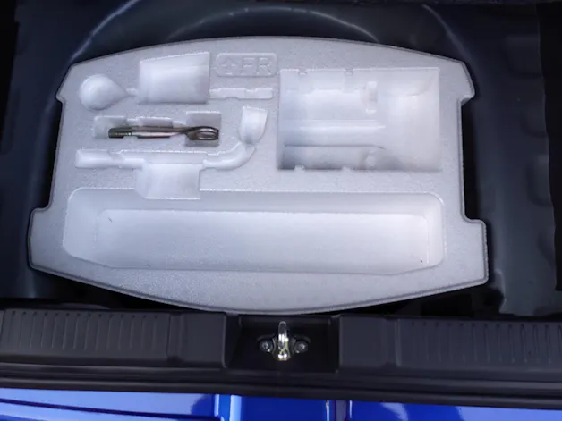 Suzuki Swift 1.2 Sakura Top Hybrid 4x4