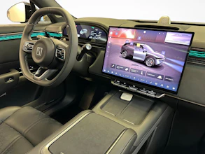https://vehicle.imgix.net/4212159/2217a05e-a9b3-4f51-8b79-4700a85dd717.jpg