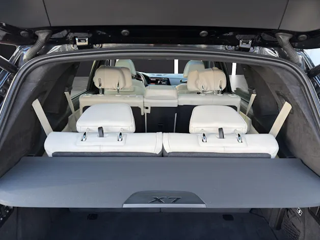 BMW X7 M50i