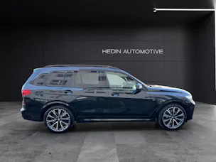 BMW X7 M50i