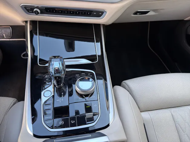 BMW X7 M50i