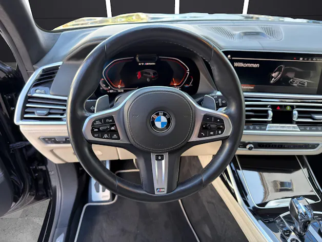 BMW X7 M50i