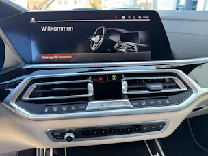 BMW X7 M50i