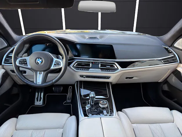 BMW X7 M50i