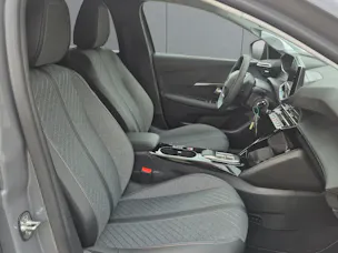Peugeot 208 1.2 Hybrid Allure