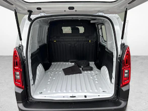 https://vehicle.imgix.net/4212205/163f7210-40b6-44aa-93ea-898e8afe32b4.jpg