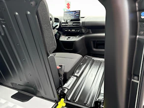 https://vehicle.imgix.net/4212205/6cd649a9-8388-4792-8bef-3f9b4f568a19.jpg