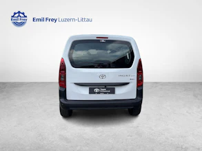 https://vehicle.imgix.net/4212205/ce6851ff-8a62-4fb0-81b9-e03c24ff60d9.jpg