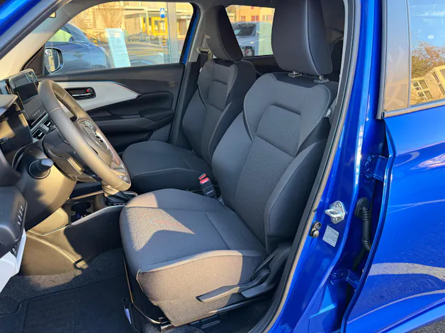 Suzuki Swift 1.2 Sakura Top Hybrid