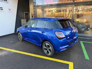 Suzuki Swift 1.2 Sakura Top Hybrid