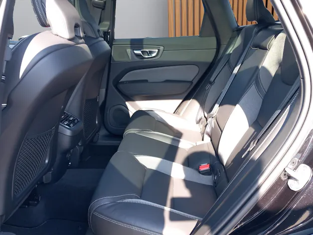 Volvo XC60 2.0 B5 MH Black Edition AWD