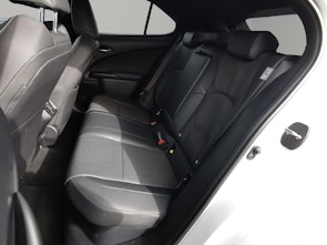 Fahrzeugbild LEXUS UX 250h Excellence