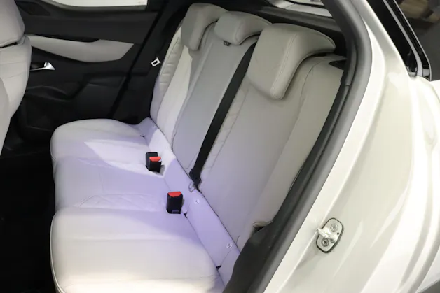 DS Automobiles 3 Crossback E-Tense So Chic