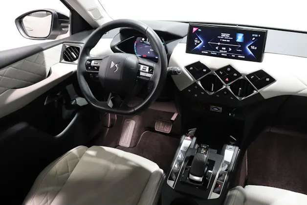 DS Automobiles 3 Crossback E-Tense So Chic