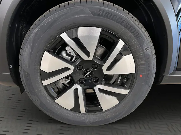 Opel Frontera 1.2 T HEV 145 GS