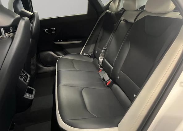 Fahrzeugbild 10 Fahrzeugbild 10