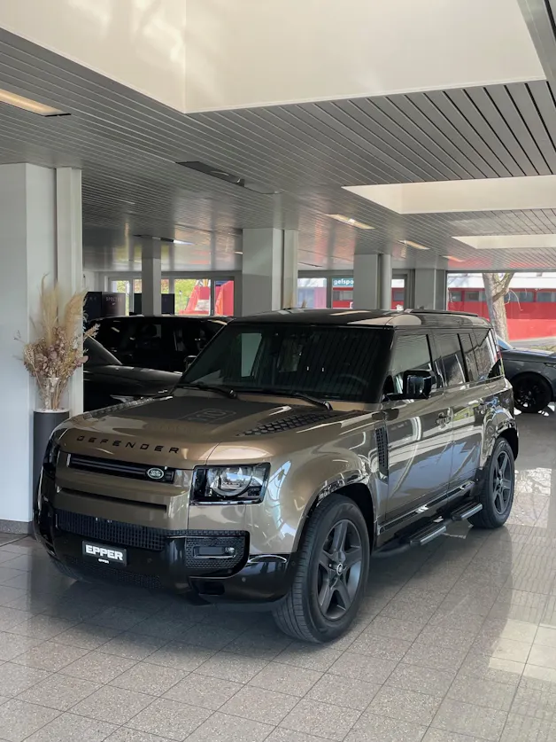 Land Rover Defender 110 3.0 D I6 250 X-Dynamic SE