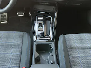 VW Golf VIII 1.5 TSI PHEV GTE DSG 5J Garantie *8- Fach Räder*