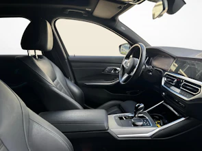 Fahrzeugbild BMW 330e xDrive SAG Touring