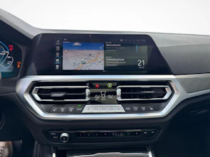 Fahrzeugbild BMW 330e xDrive SAG Touring