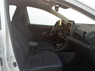 Toyota Yaris 1.5 VVT-i HSD Trend