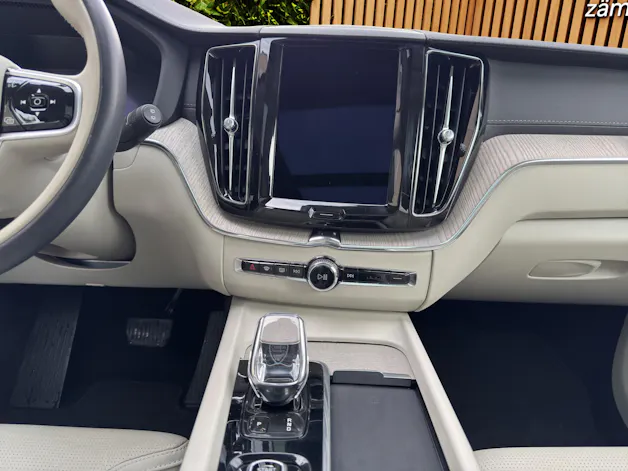 VOLVO XC60 2.0 T8 TE Inscription eAWD
