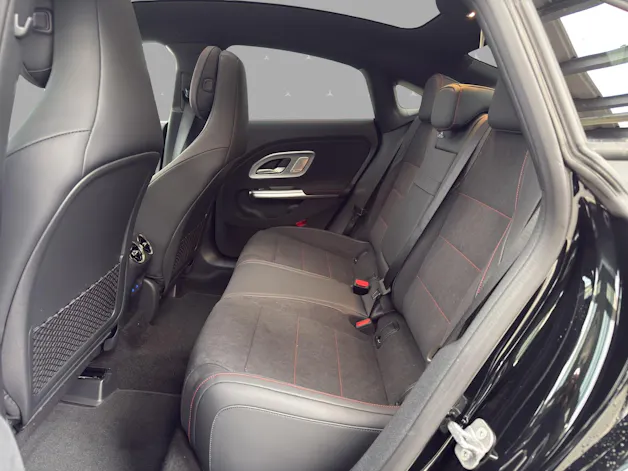Mercedes-Benz CLA 220 4Matic 8G-DCT