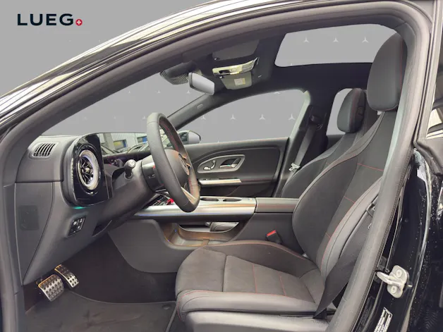 Mercedes-Benz CLA 220 4Matic 8G-DCT