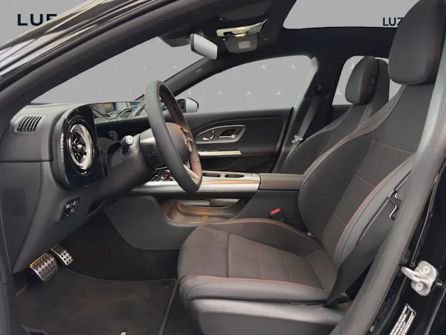 Mercedes-Benz CLA 220 4Matic 8G-DCT