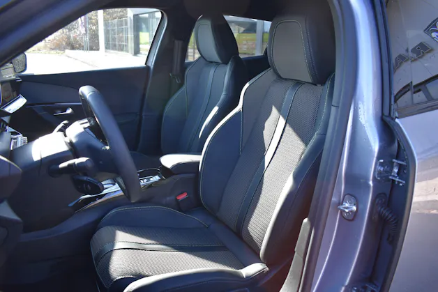 Peugeot 2008 156 e 54 kWh GT