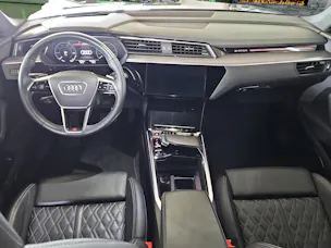 Audi e-tron S quattro