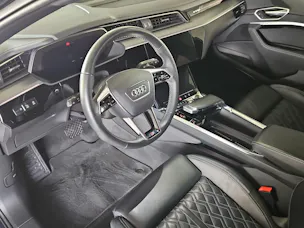 Audi e-tron S quattro