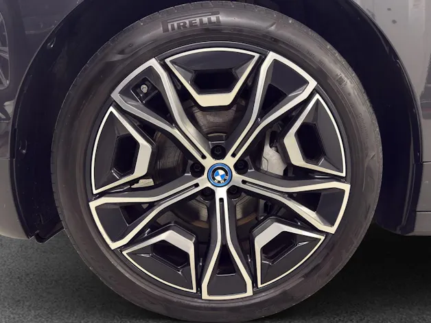 BMW iX xDrive40 Launch Ed.