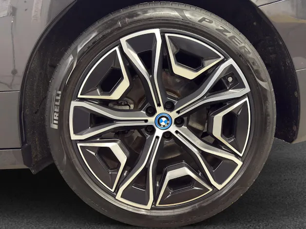BMW iX xDrive40 Launch Ed.