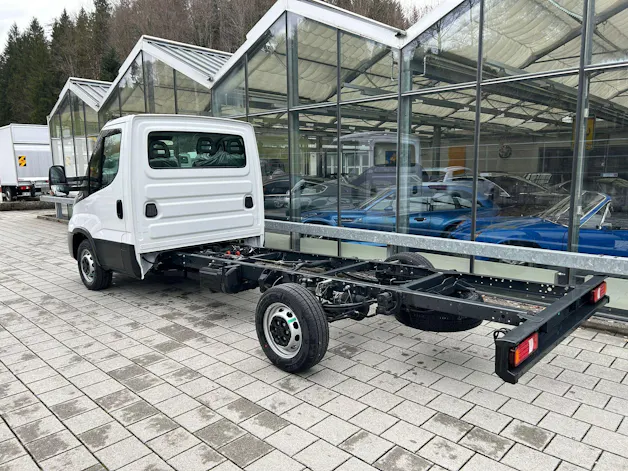 Iveco 35 S 18H A8 3750