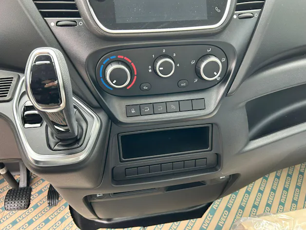 Iveco 35 S 18H A8 3750