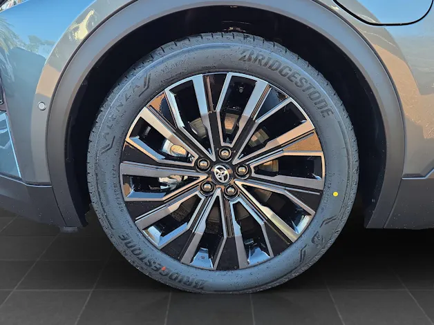 Toyota C-HR+ Premium AWD
