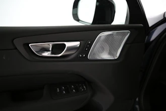 https://vehicle.imgix.net/4213890/3a69bb36-6646-4551-8e47-679333cd76ef.jpg