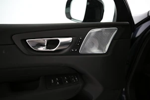 image du véhicule VOLVO XC60 2.0 T6 TE Black Edition eAWD