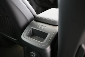 https://vehicle.imgix.net/4213890/f0847810-a229-4f5a-9005-32fd9675be43.jpg