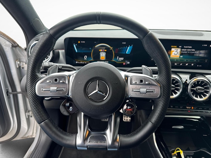 Fahrzeugbild MERCEDES-BENZ A 35 AMG