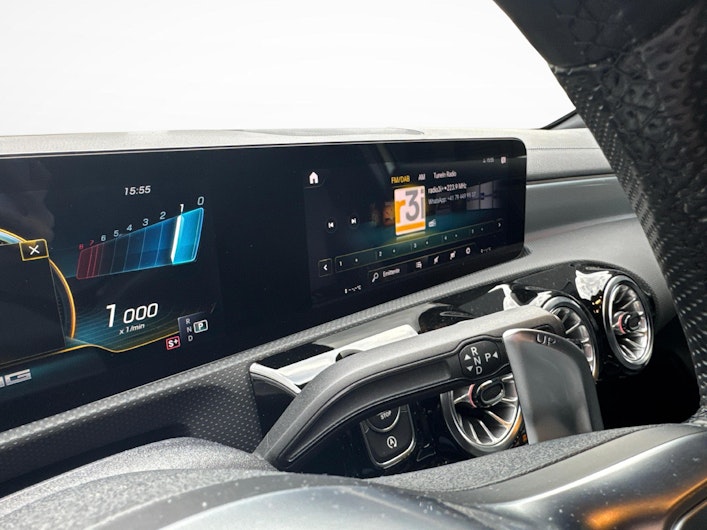 Fahrzeugbild MERCEDES-BENZ A 35 AMG