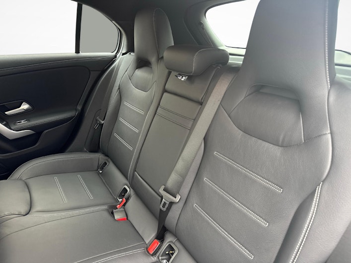 Fahrzeugbild MERCEDES-BENZ A 35 AMG