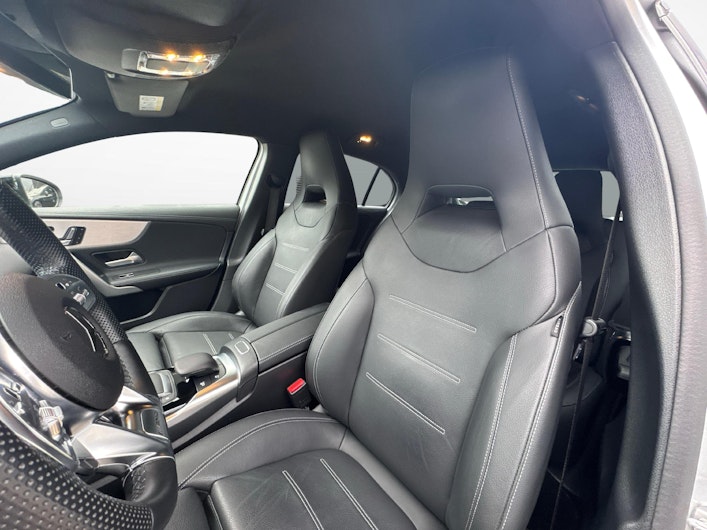 Fahrzeugbild MERCEDES-BENZ A 35 AMG